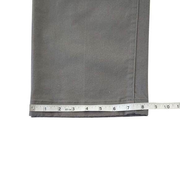 Untuckit Relaxed Fit Gray Pants W36 L30 - Picture 6 of 9
